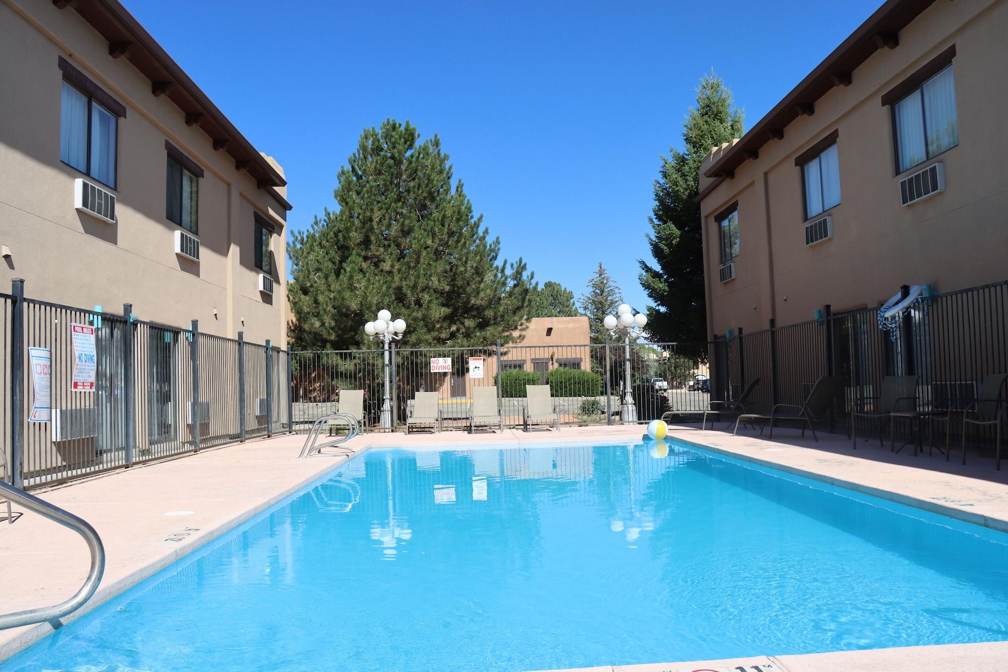 טאוס Sagebrush Inn & Suites מראה חיצוני תמונה