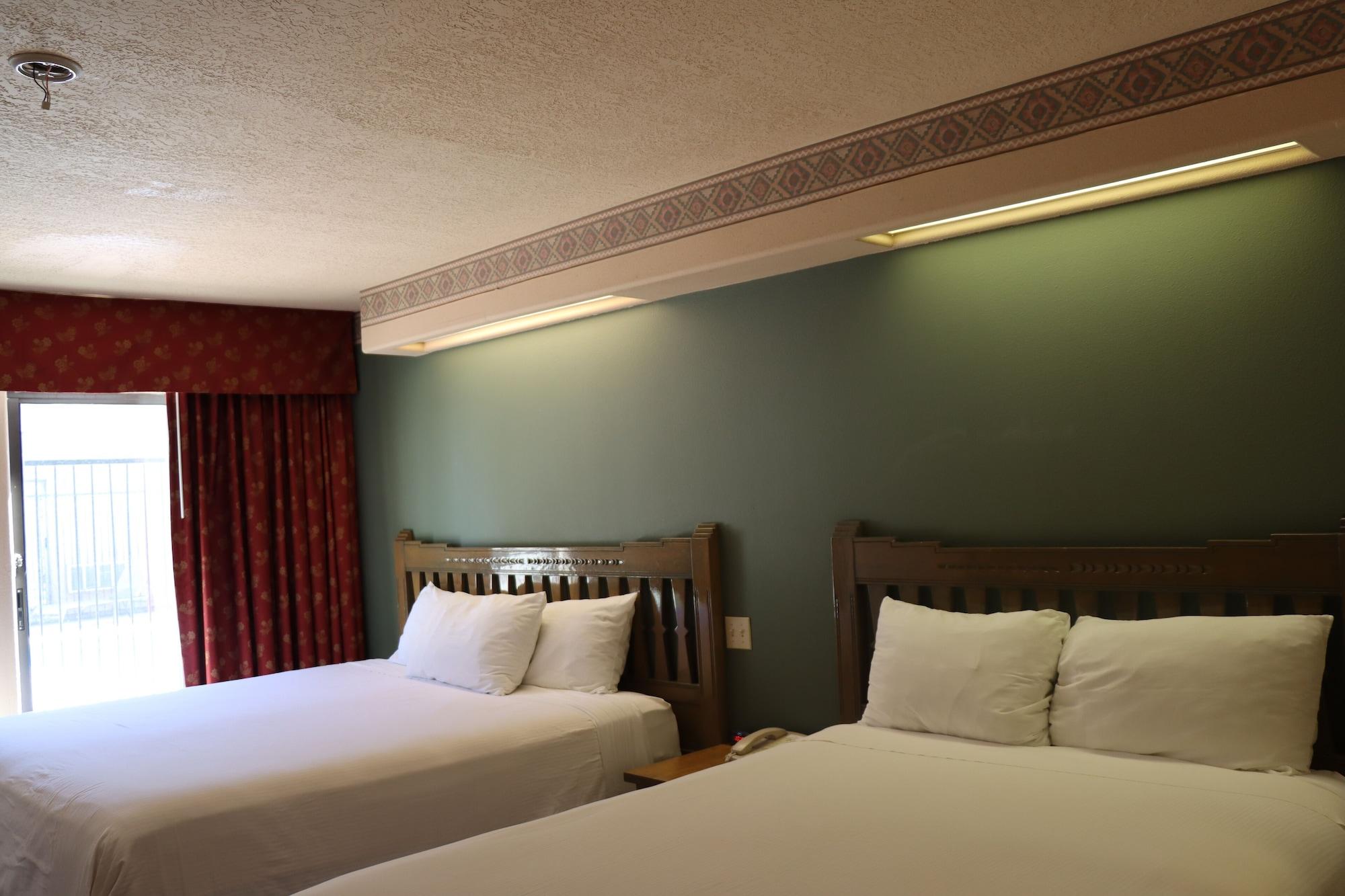 טאוס Sagebrush Inn & Suites מראה חיצוני תמונה