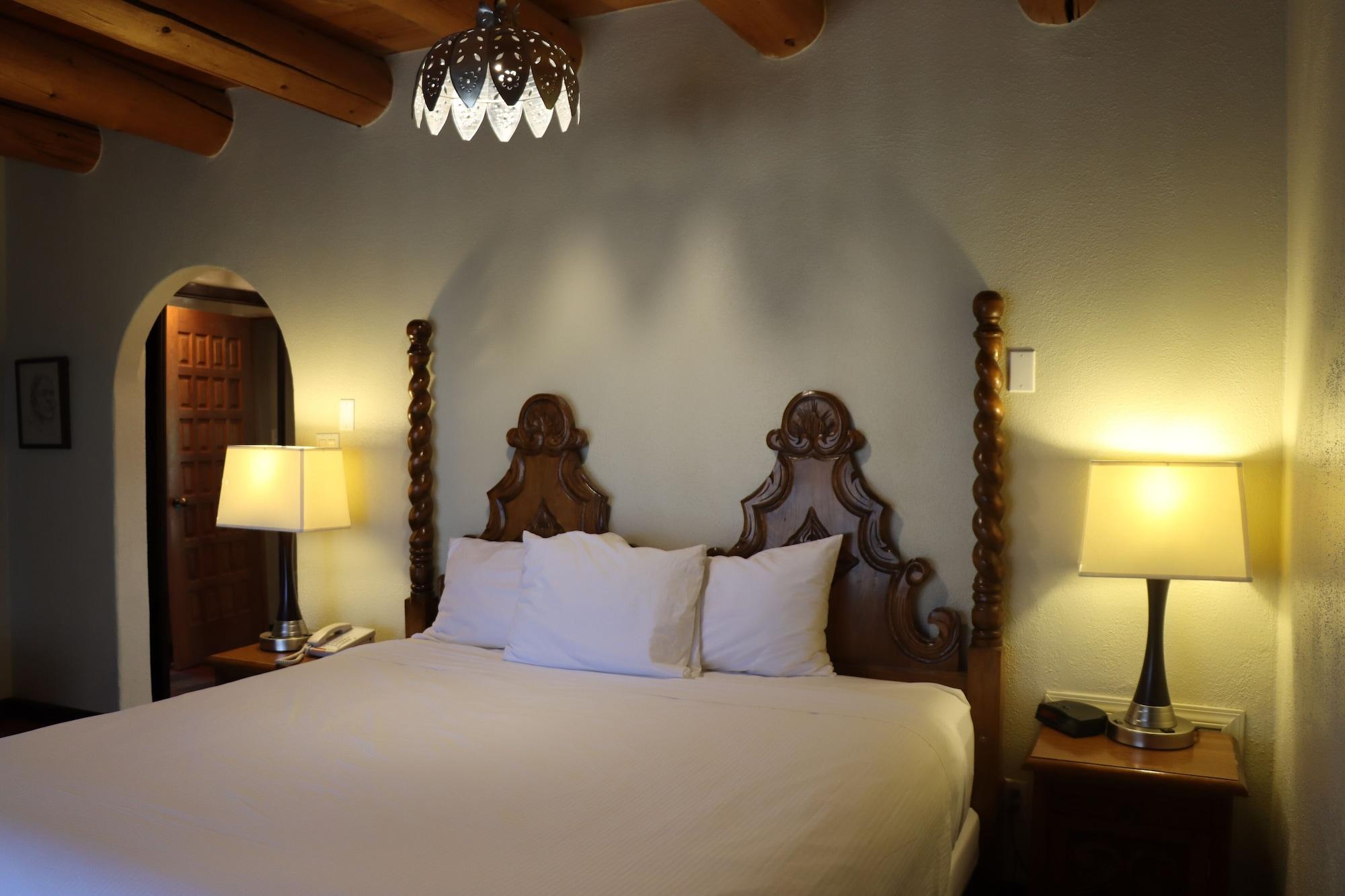 טאוס Sagebrush Inn & Suites מראה חיצוני תמונה