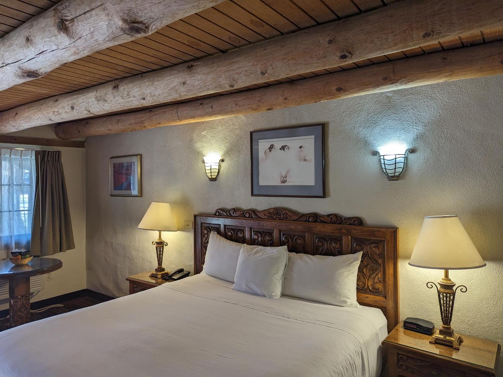טאוס Sagebrush Inn & Suites מראה חיצוני תמונה
