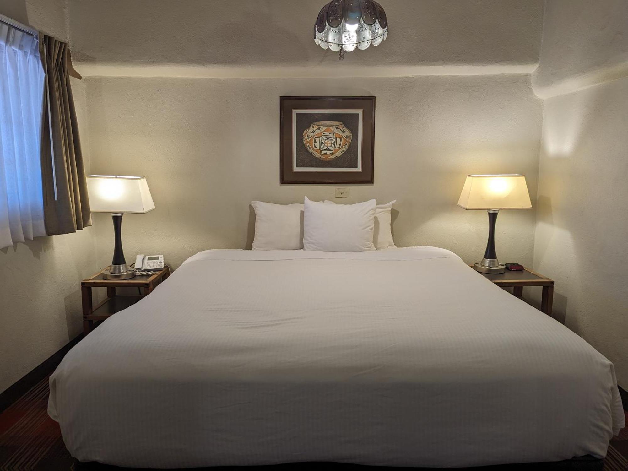 טאוס Sagebrush Inn & Suites מראה חיצוני תמונה