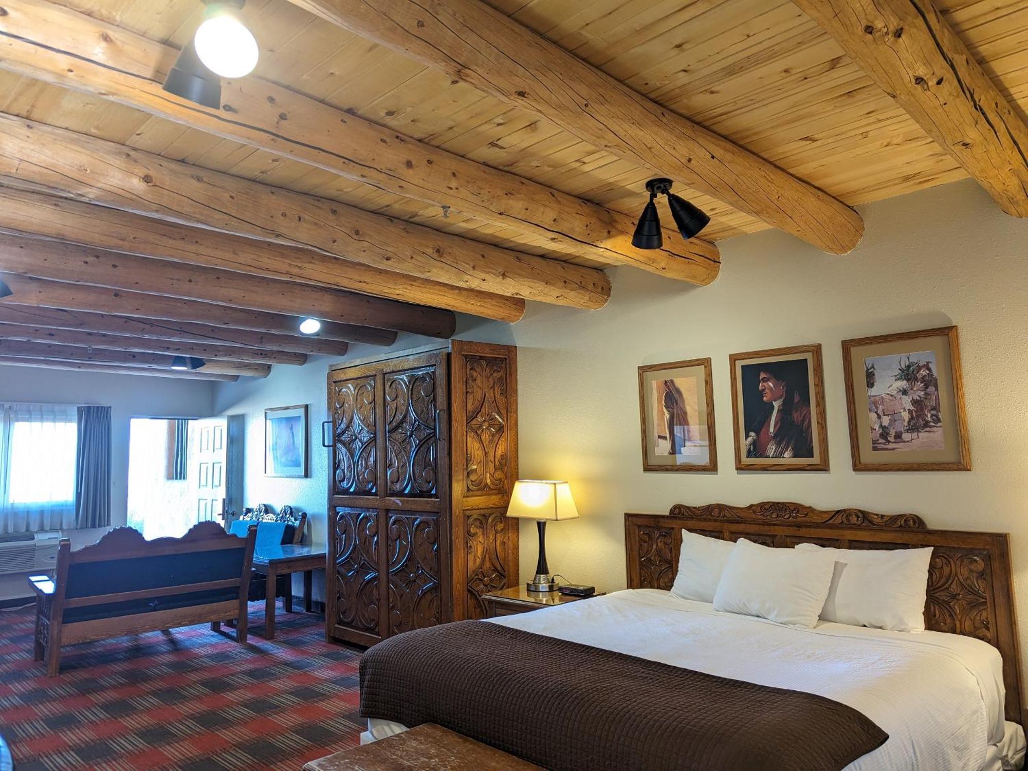 טאוס Sagebrush Inn & Suites מראה חיצוני תמונה